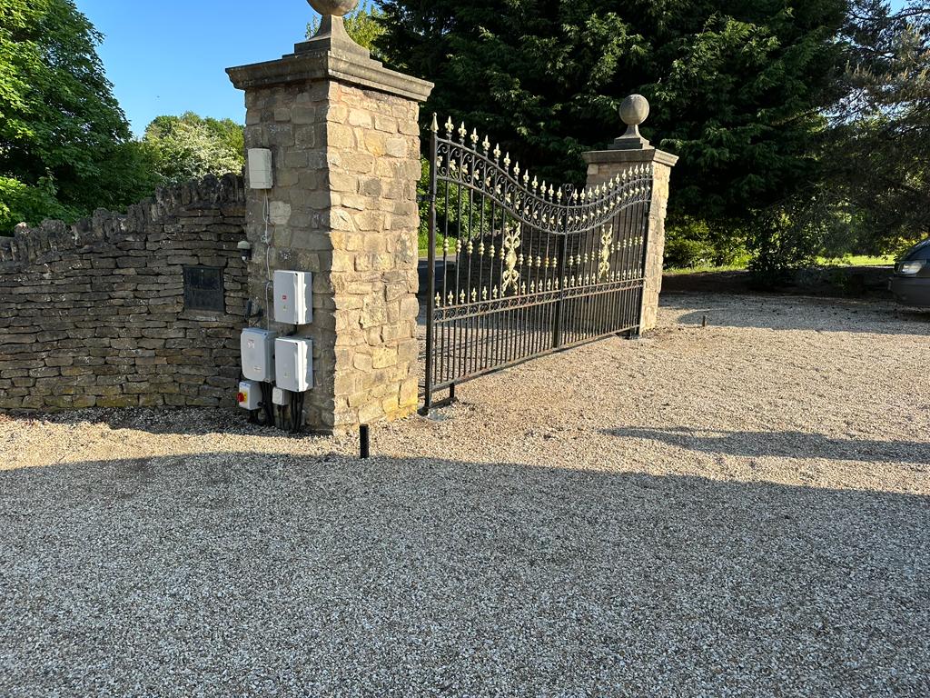 Automatic Bollard Installation - Security Bollard Installers - Driveway Parking Bollard - Metal Heavy Duty Bollard