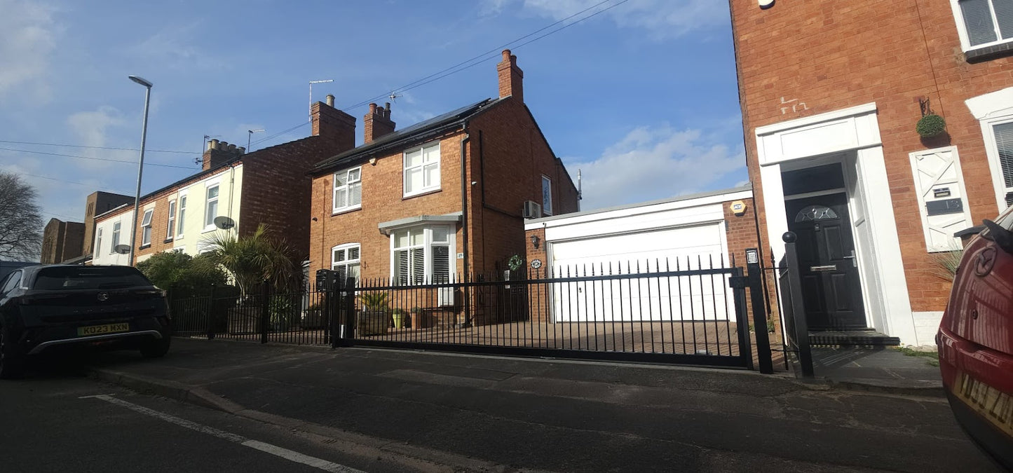 Electric Sliding Gate in Leicester - Security Gates for Homes - Gates with Keypad - Sliding Automated Metal Gate For Driveway