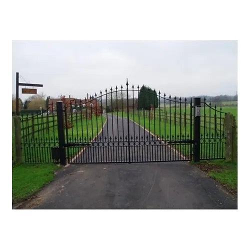 Steel driveway gates - ‘The Henley‘ Arch Up
