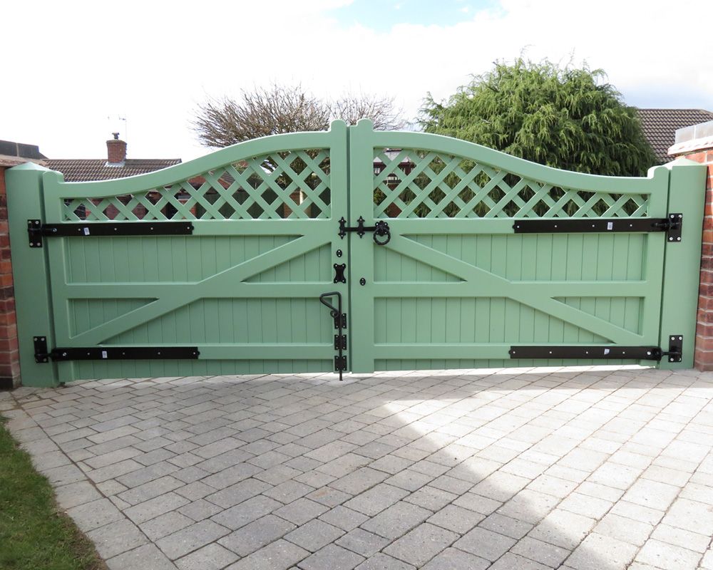 Wooden Gate - Double Gate - Cambridgeshire Omega