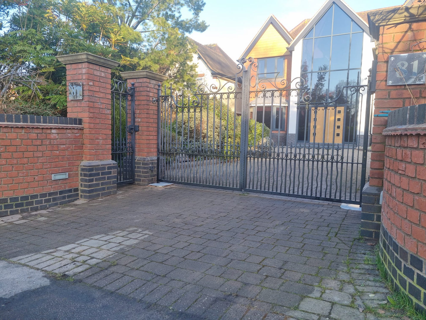 Electric Swing Gate Automation - Gate for Driveways - Metal wrought electric gate - Gate Automation