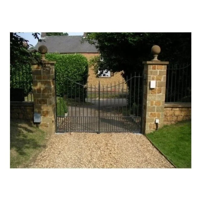 Steel driveway gate - The Bourton