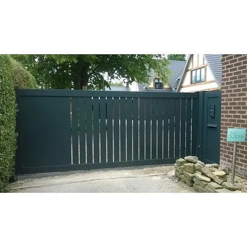 Aluminium driveway gate - The Harrogate