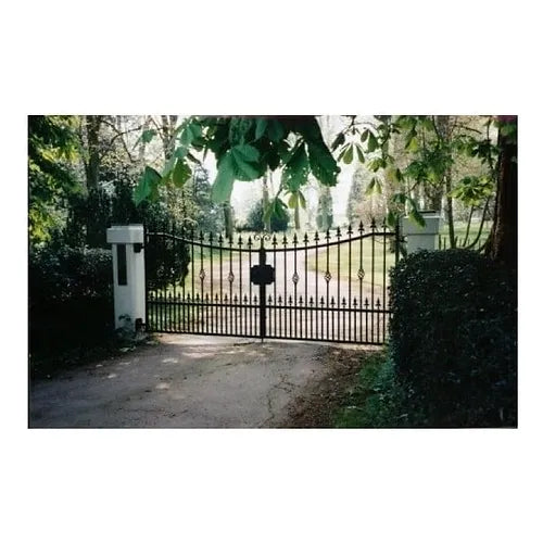 Steel driveway gate- The Stripes low arch