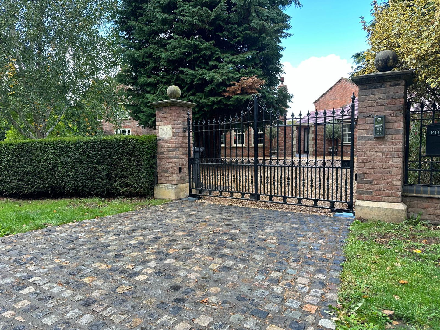 Reliable Electric Gate Automation in Coventry: Roger Underground System Installation